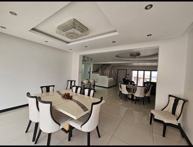 6 BEDROOM GATED ESTATE FOR SALE IN PANORAMA PARK